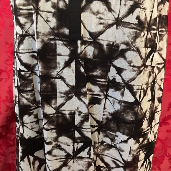 Alfani Sleeveless Shirt and Tank top Set Black and White Tie die Look - Picture 7 of 8